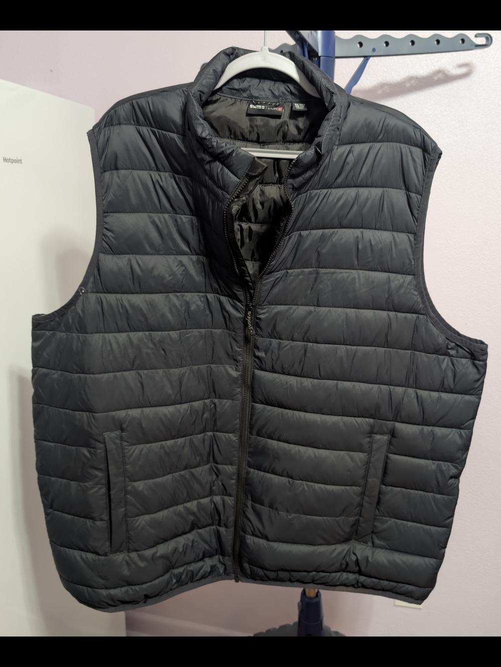 Swiss Tech Men's Quilted Puffer Vest - Black